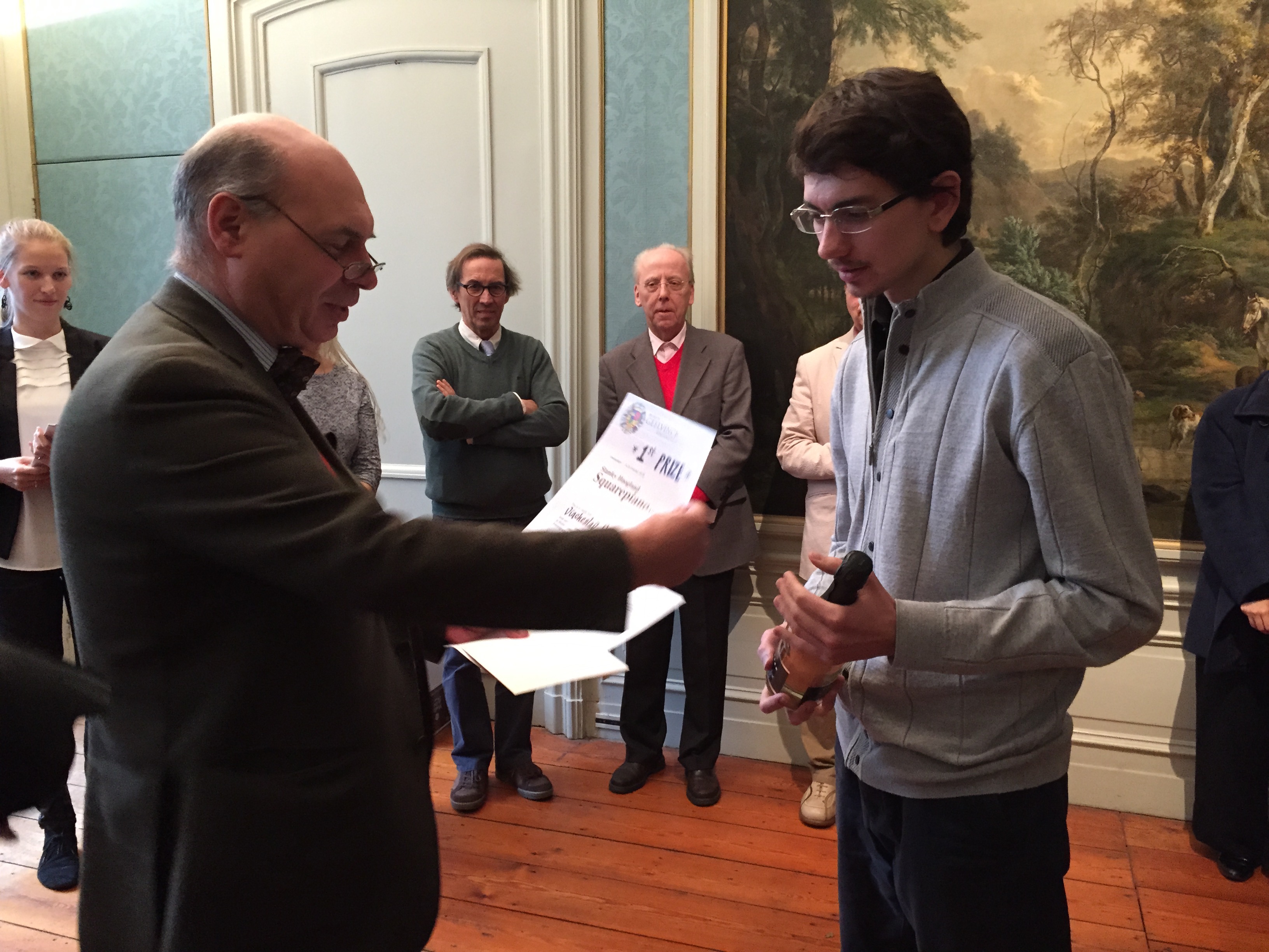 Geelvinck Fortepiano Festival 2015: Jurn Buisman feliciteert prijswinnaar Viacheslav Shelepov