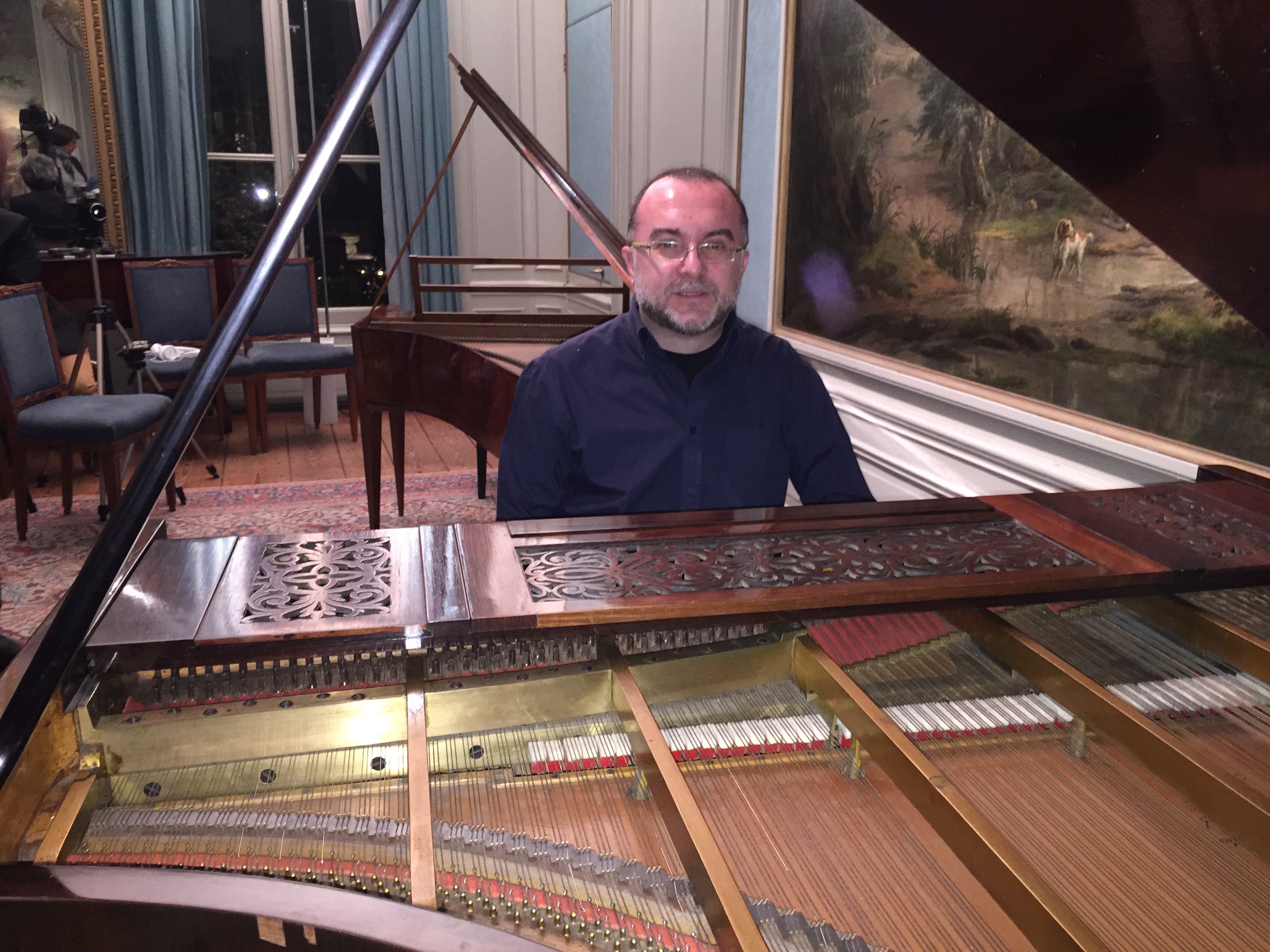 Gabriele Toja aan Böhm  vleugel in Blauwe Kamer, Geelvinck Hinlopen Huis, 2015