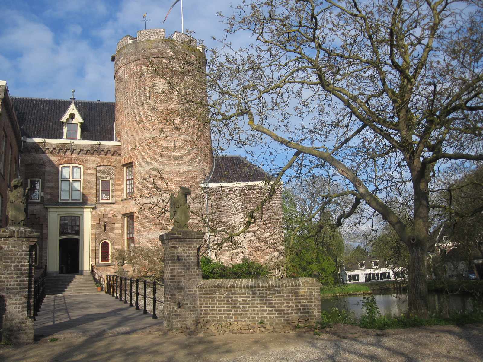 Kasteel Loenersloot met donjon