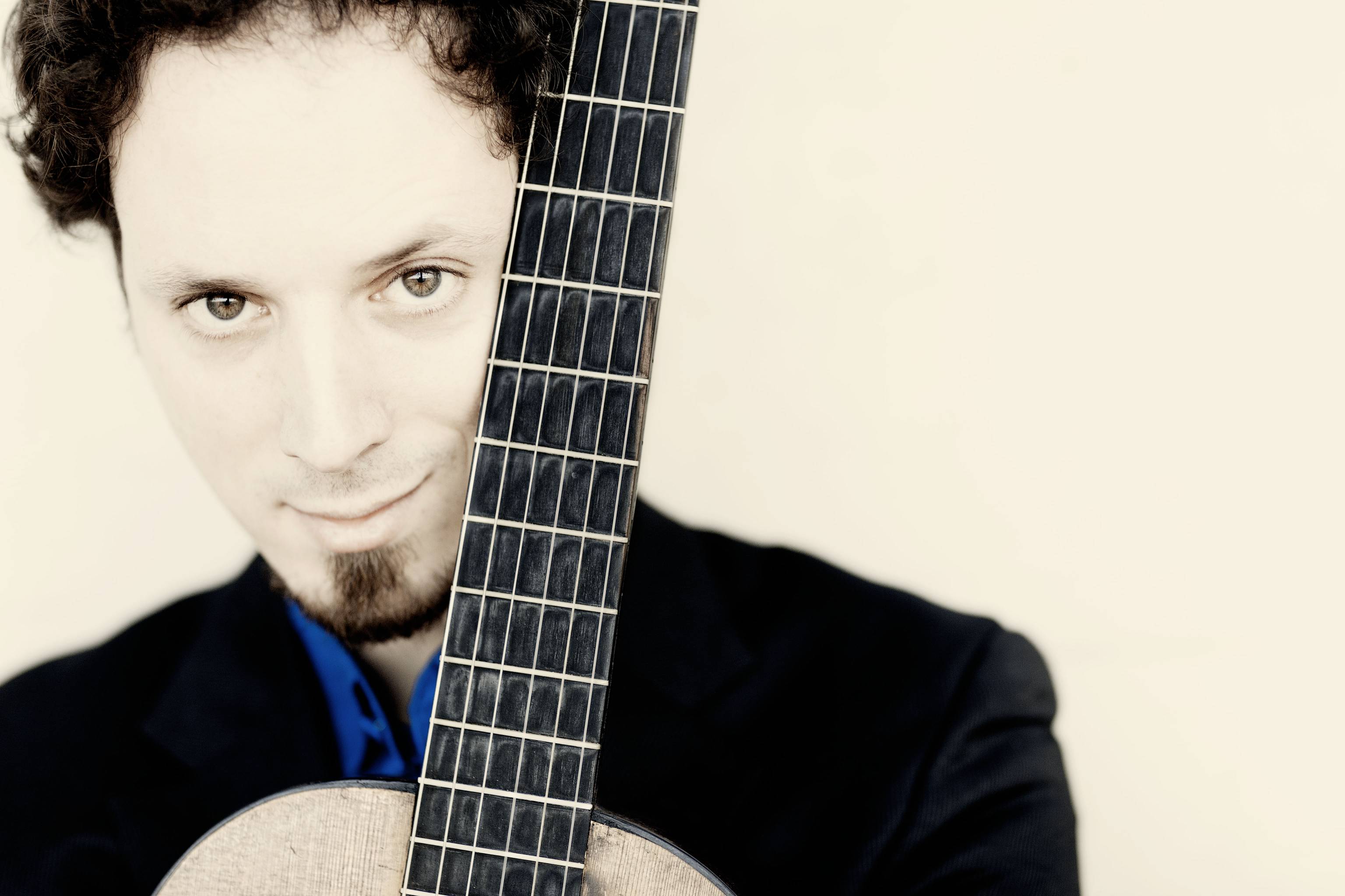 Izhar Elias - klassiek gitaar, foto Marco Borggreve