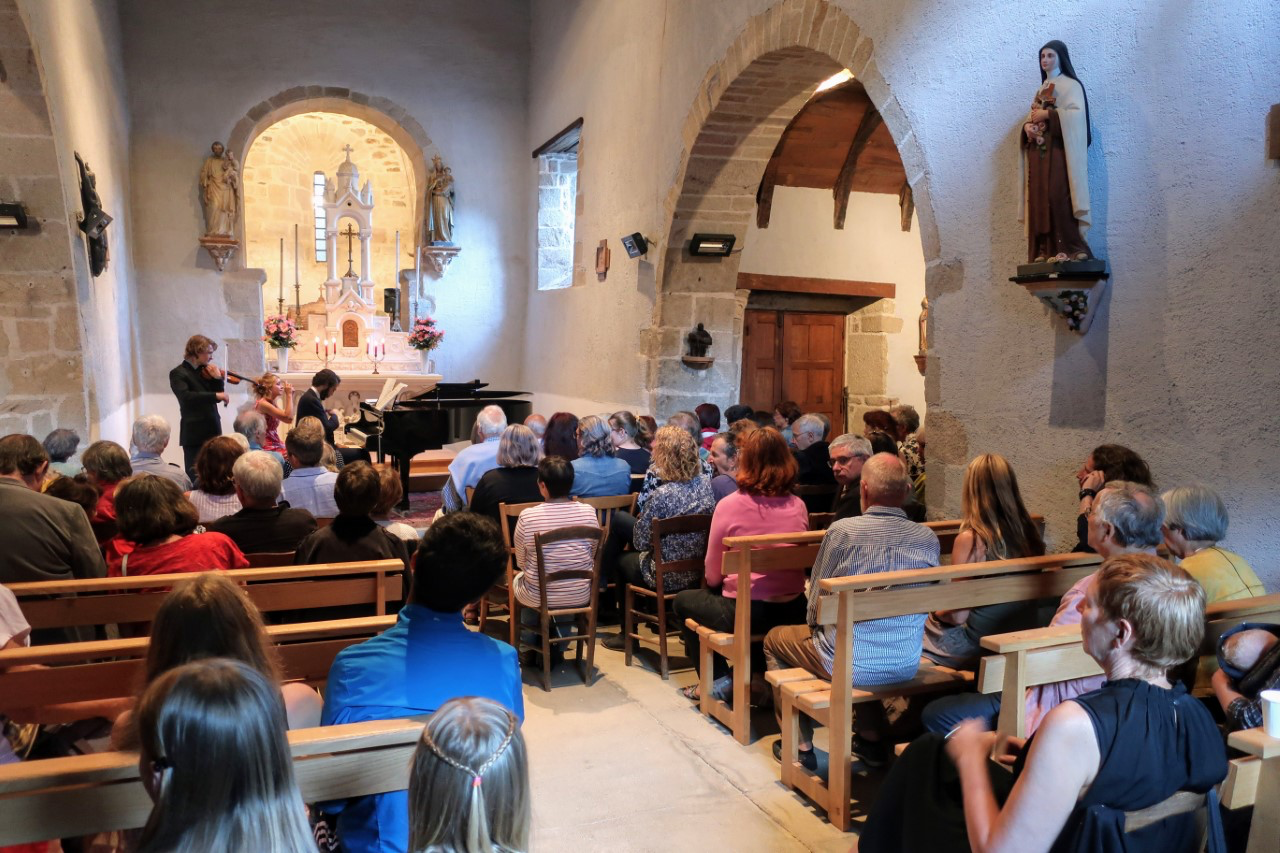 Tijdens hun concert in Saint Sylvain
