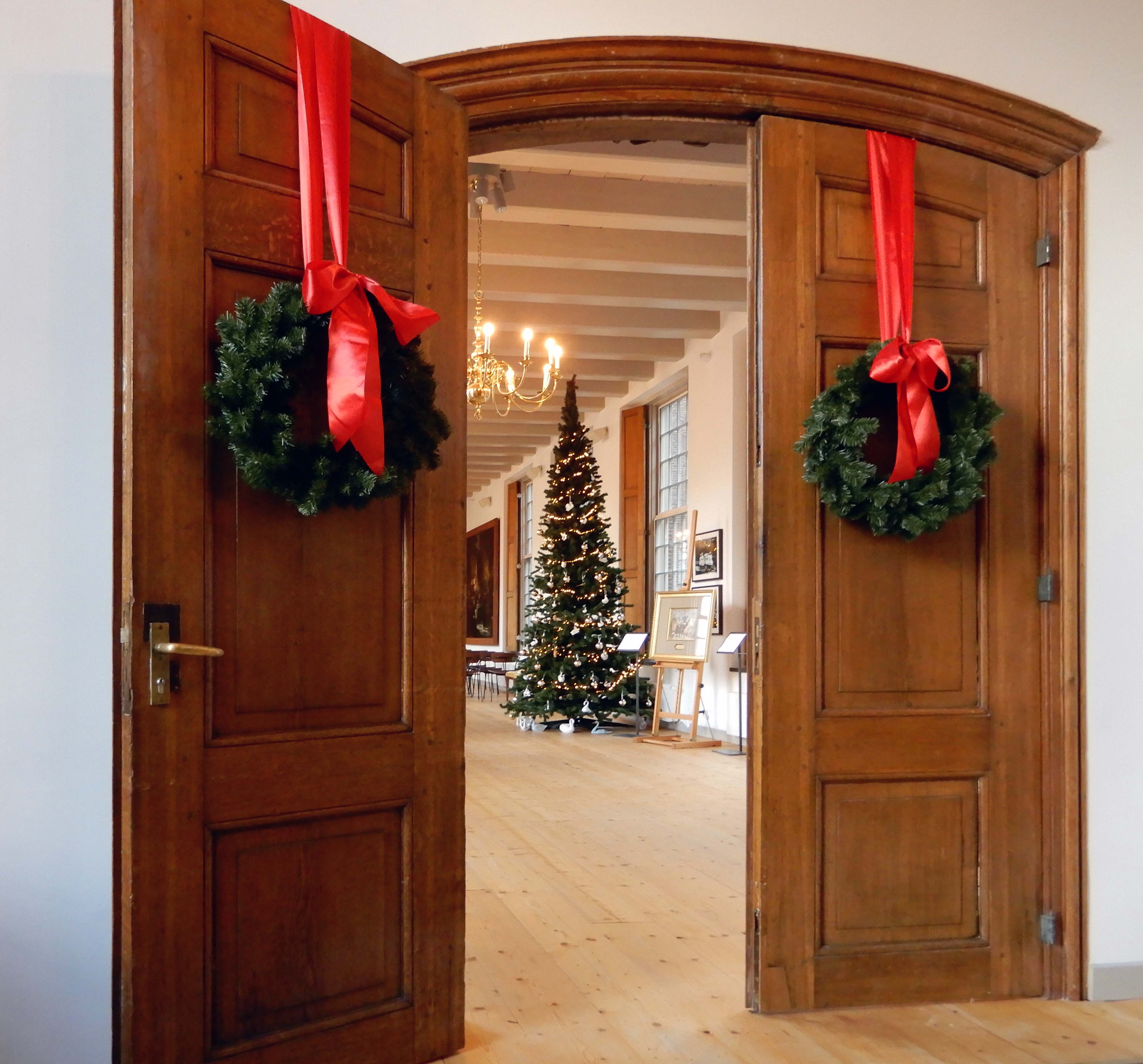Luther Museum, doorkijkje naar de kerkzaal met kerstboom