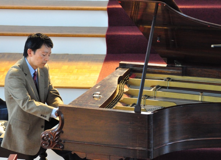 Manabu Takasawa - piano