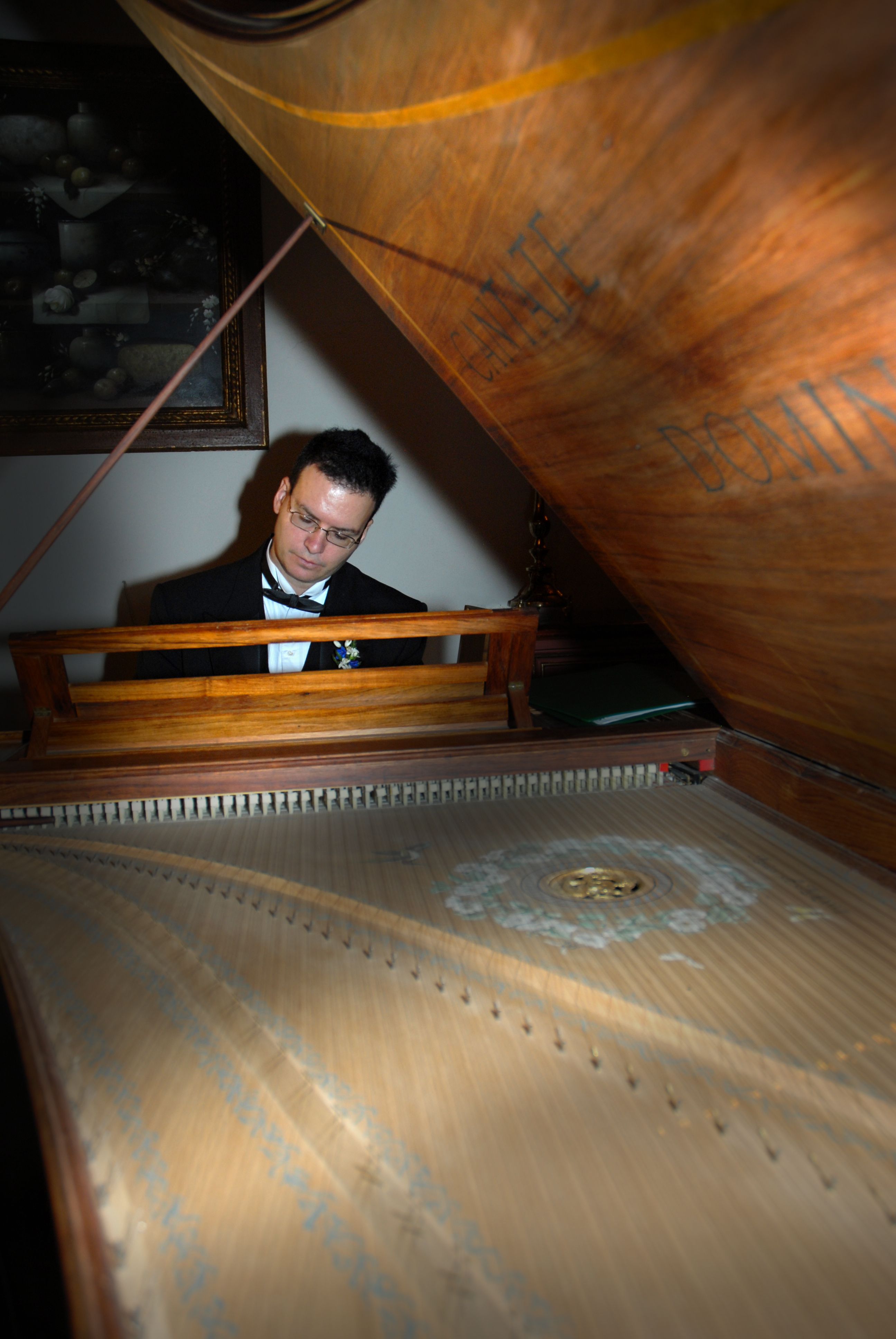 Michael Tsalka aan fortepiano