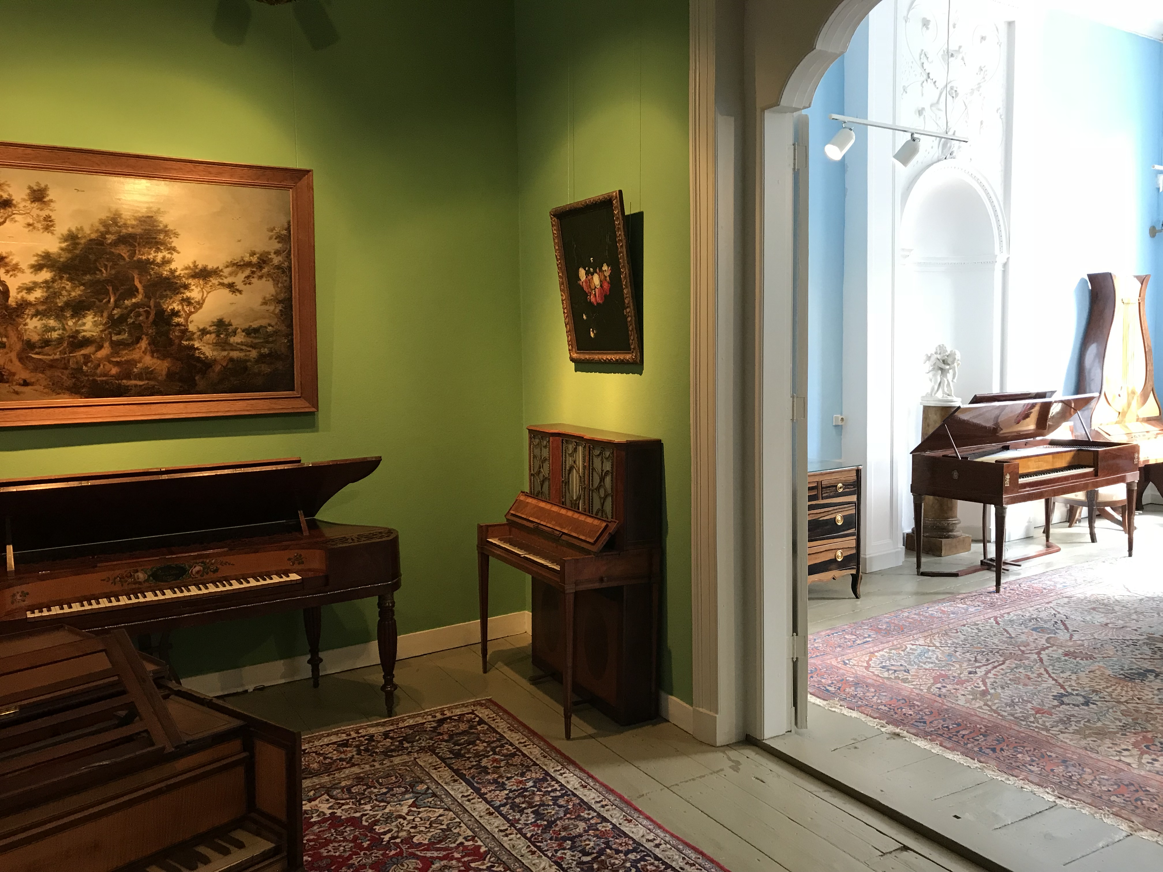 De stijlkamers in het Geelvinck muziek museum in Zutphen