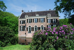 Huis De Oldenhof in het voorjaar