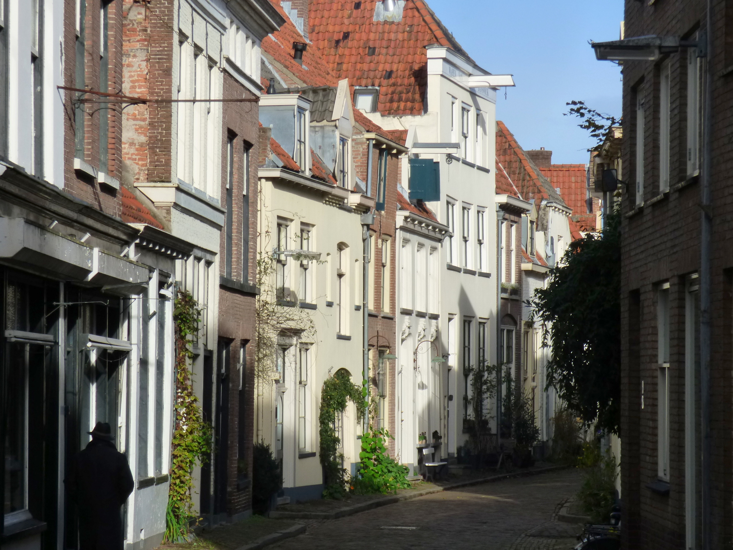 gezellige straatjes in de oude binnenstad, foto Peter Buikstra