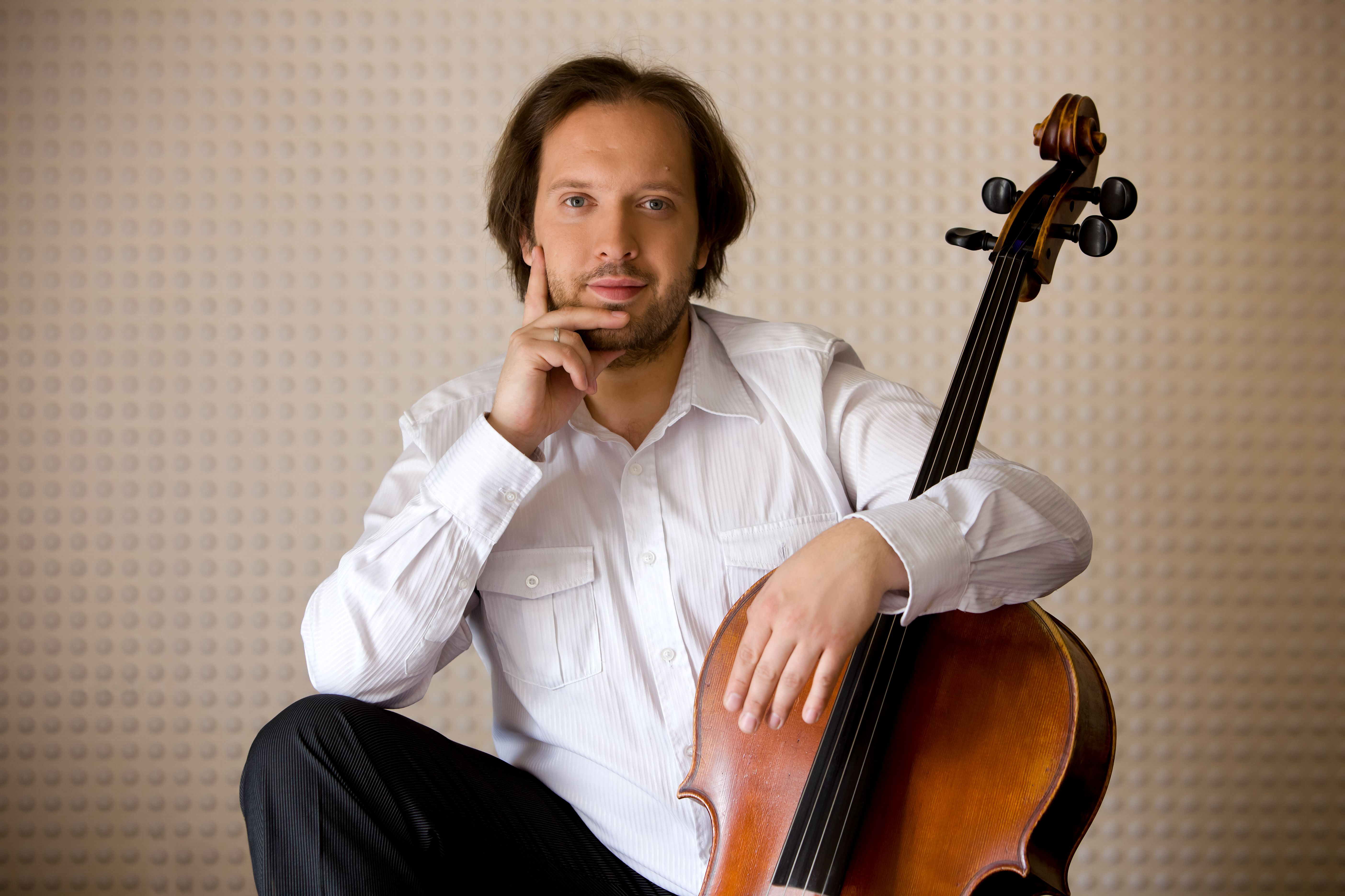 Petr Nouzovsky - cello, foto Dusan Martincek