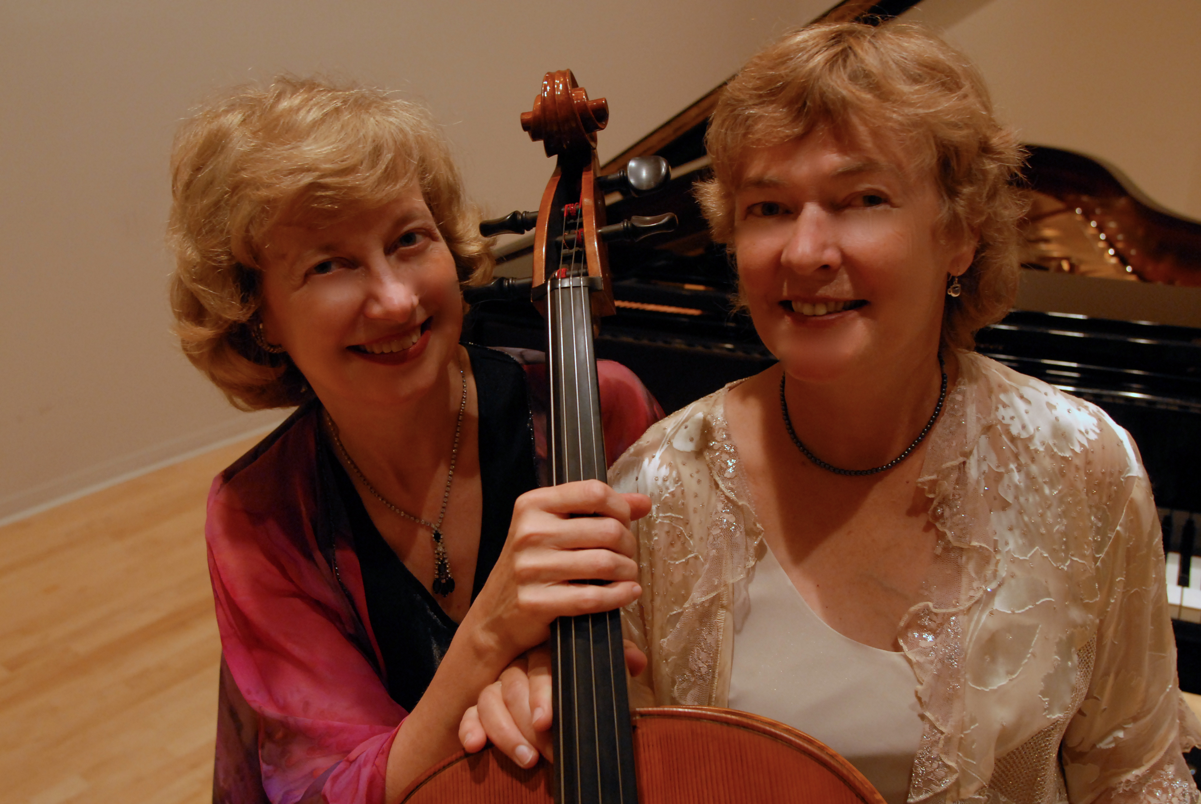 Diana Fanning (links) en Dieuwke Davydov-Schreuder (rechts)