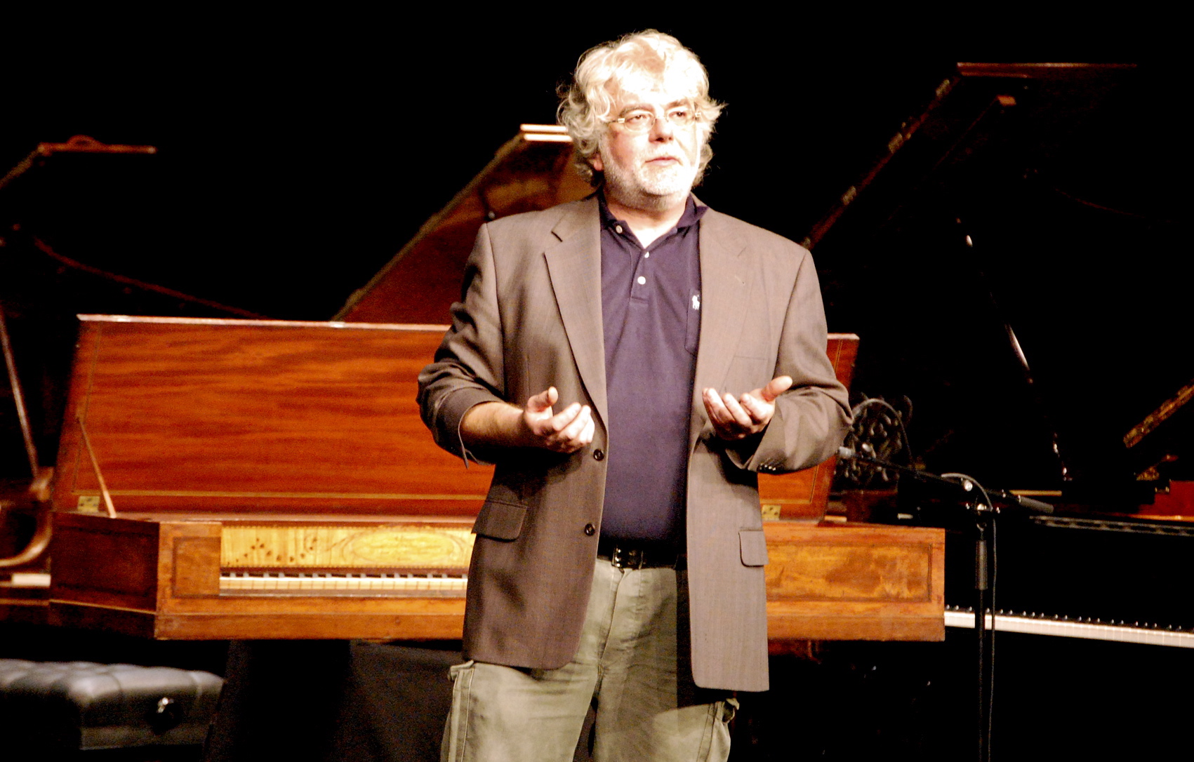 Ratko Delorko met "Die Geschichte des Klaviers" in de Stadthalle, Foto: Alisch