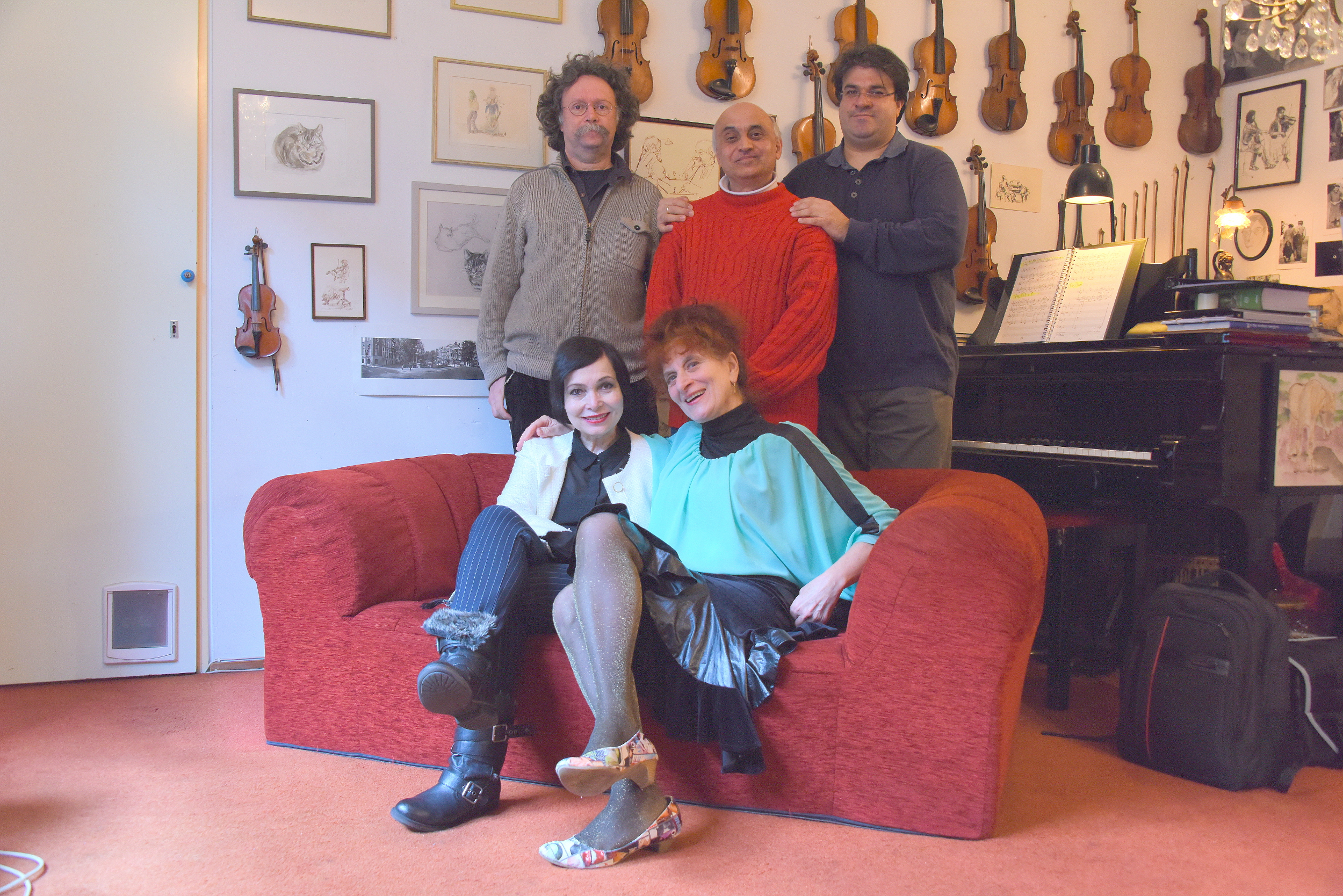 Ensemble Shandiz met Reza Ranjazmay - voice, foto Farhad Sadaghiany