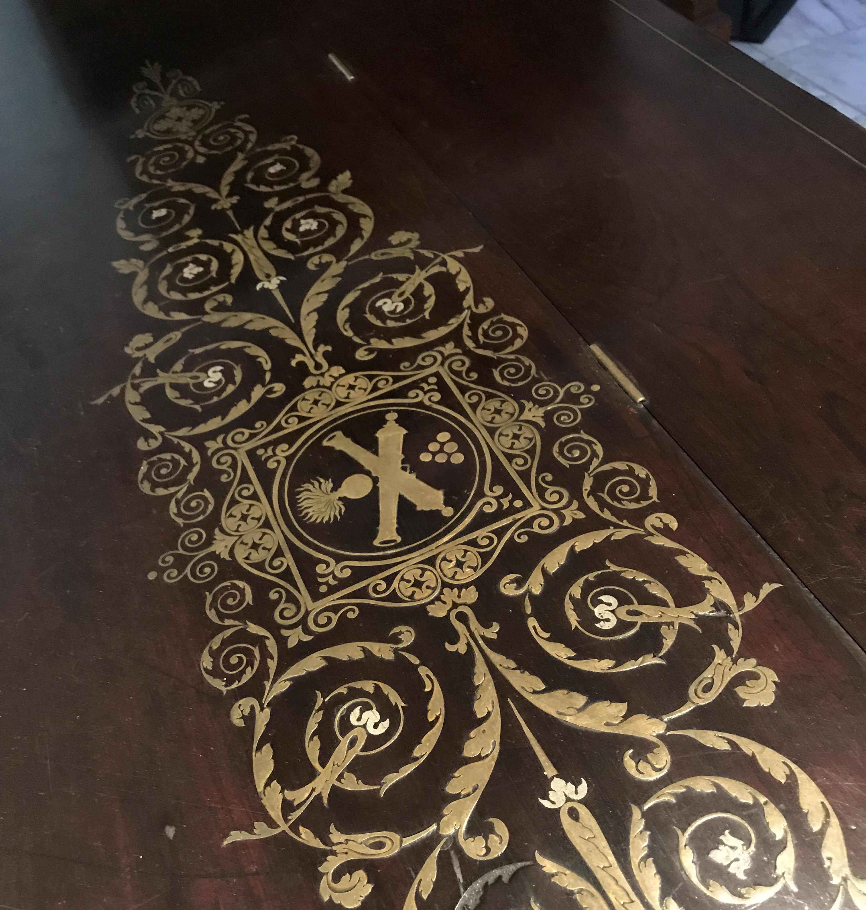 fraaie decoratie, detail van de tafelpiano