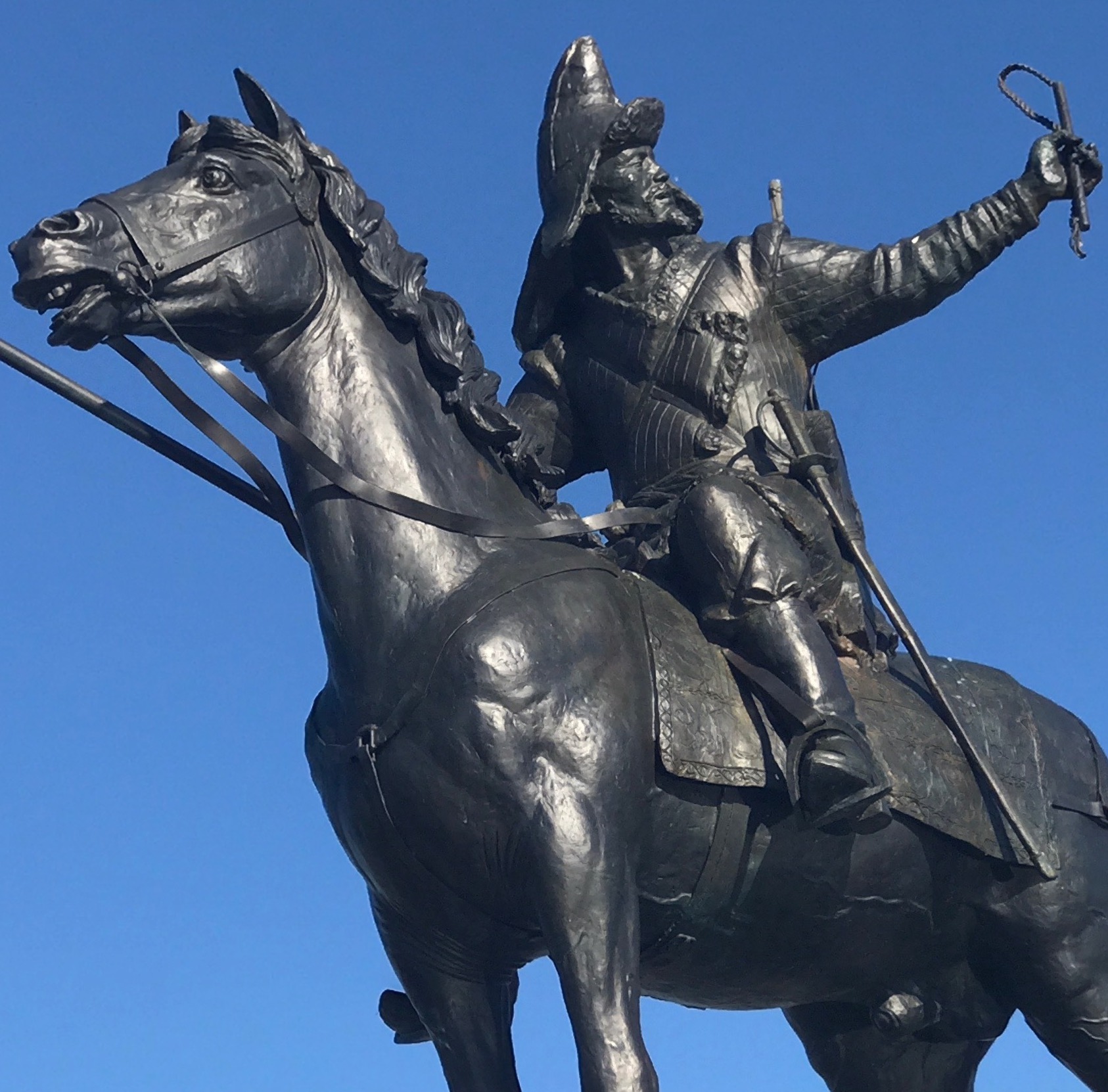 detail van het bronzen ruiterbeeld in Veessen, beeldhouwer Alexander Taratynov